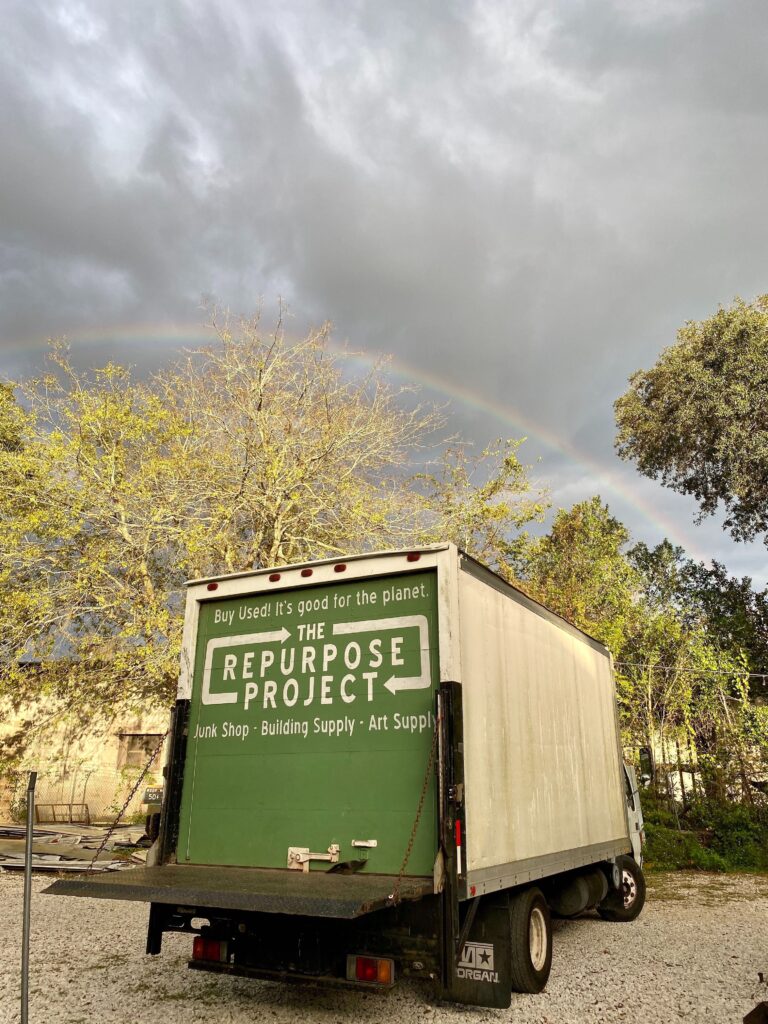 Looking to donate used furniture, household goods, appliances, building material to a charity nonprofit thrift store? We have a donation pickup service in Gainesville Florida with a truck team to accept donations.